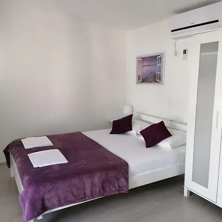 Vendégház Fjaka Camp