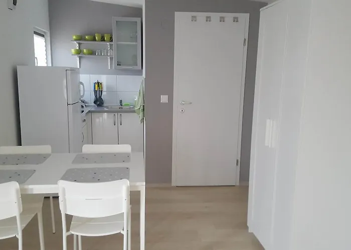 Vendégház Fjaka Camp 3*