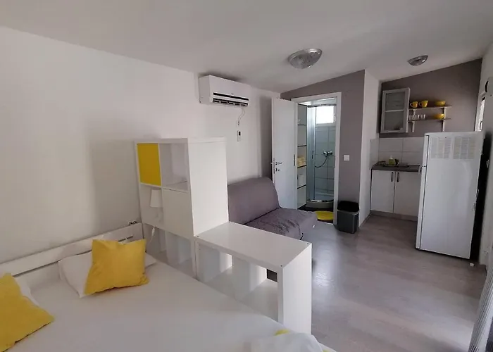 Fjaka Camp Vendégház 3*