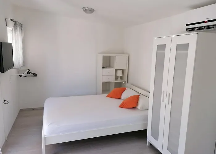 Fjaka Camp Vendégház Pakoštane