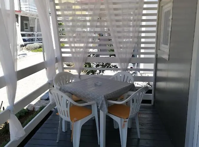 Fjaka Camp Pakostane