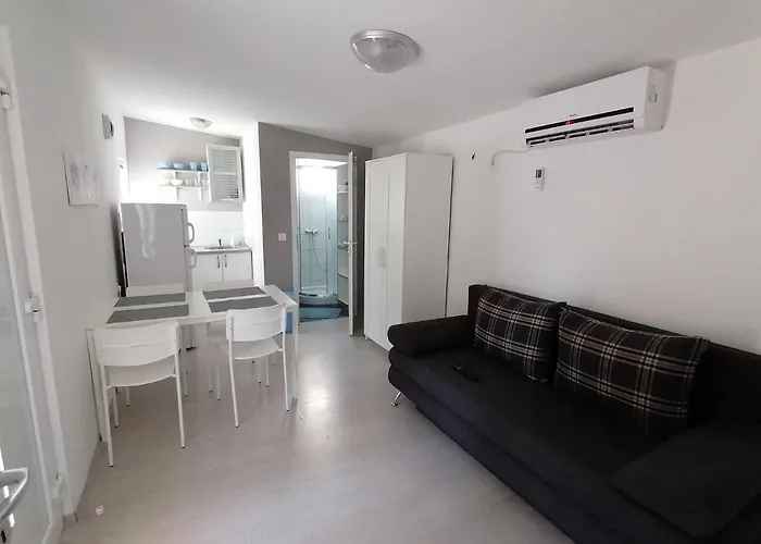 Fjaka Camp Vendégház Pakoštane