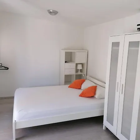 Fjaka Camp Πανσιόν Pakoštane