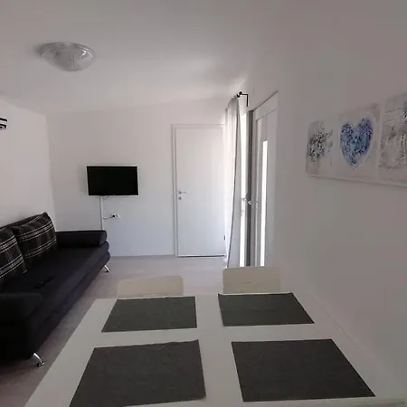 Fjaka Camp Πανσιόν 3*